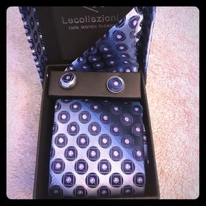 Men’s suit accessories.